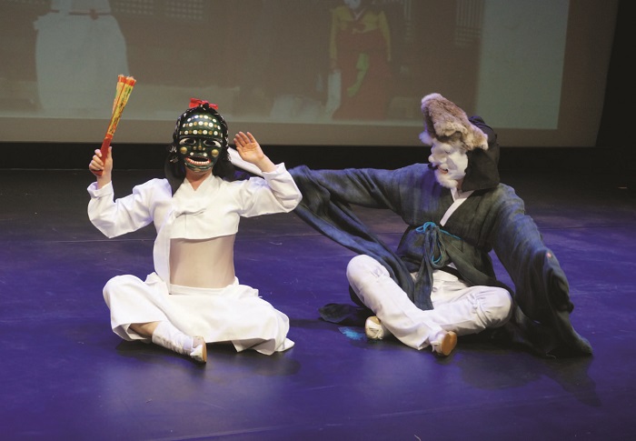 (2021가을겨울_파탄-4_사진4)강령탈춤의 미얄할미와 영감